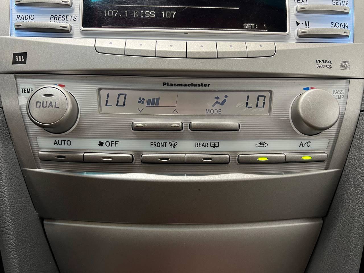 Used 2011 Toyota Camry XLE w/ XLE Extra-Value Pkg #2 FWD image 19