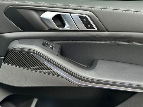 Used 2025 BMW X5 M60i w/ Executive Package image 19
