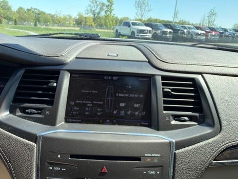 Used 2013 Lincoln MKS AWD image 24