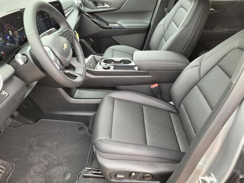 New 2026 Chevrolet Equinox LT w/ Convenience Package II image 16