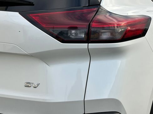 Used 2022 Nissan Rogue SV image 37