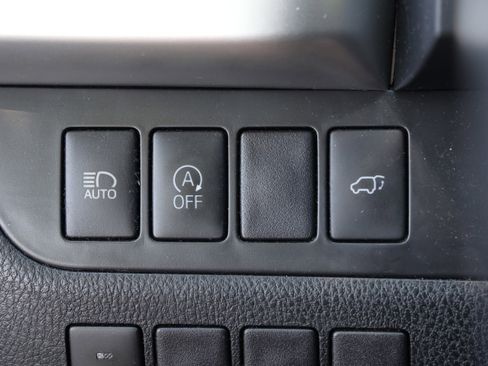 Used 2019 Toyota Highlander XLE image 14