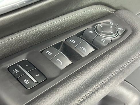 Used 2024 GMC Yukon Denali w/ Denali Reserve Package image 37