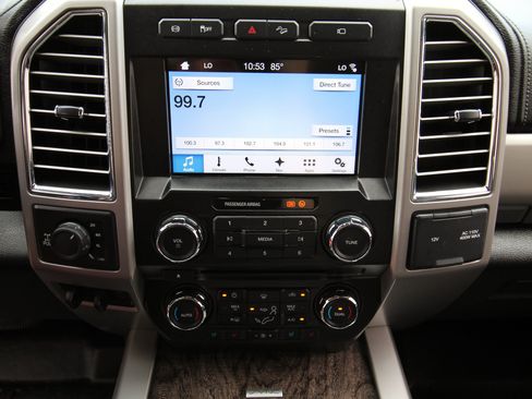 Used 2017 Ford F250 Lariat w/ Lariat Value Package AWD/4WD image 27