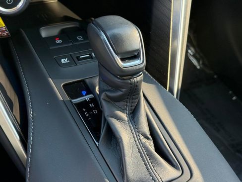 Certified 2024 Toyota Venza Nightshade image 26