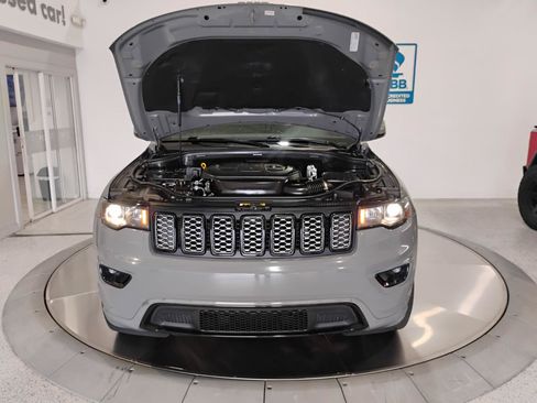 Used 2021 Jeep Grand Cherokee Laredo X RWD image 32