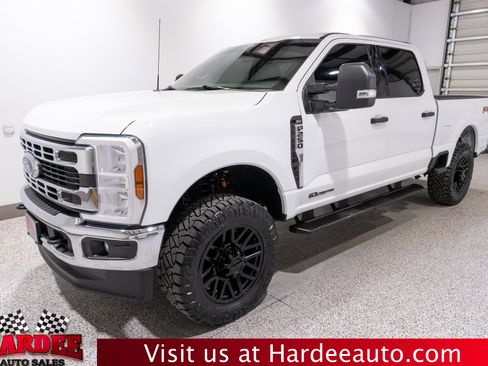 Used 2025 Ford F250 XLT w/ FX4 Off-Road Package AWD/4WD image 2