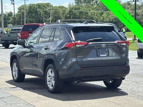 Used 2020 Toyota RAV4 XLE AWD/4WD image 2