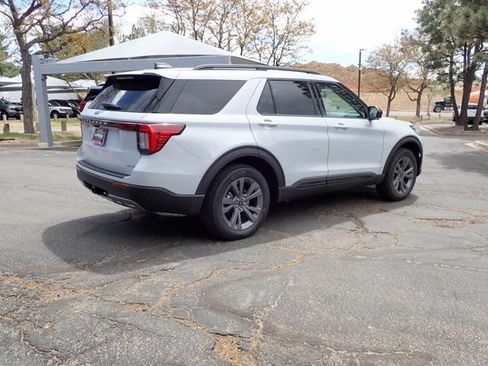 New 2026 Ford Explorer Active AWD/4WD image 4