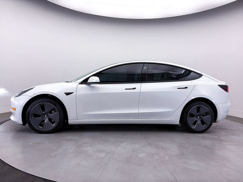 Used 2022 Tesla Model 3 Long Range AWD/4WD image 36