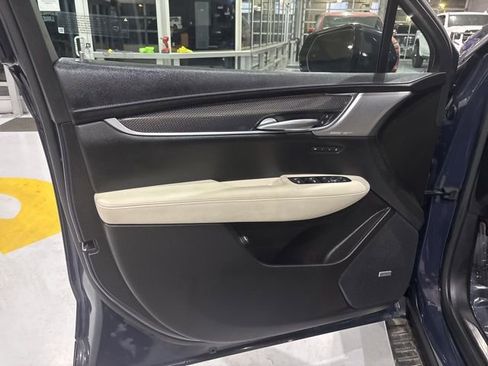 Certified 2025 Cadillac XT5 Sportv w/ Technology Package image 13