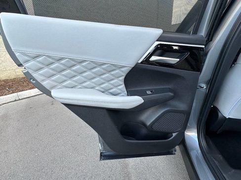 Used 2023 Mitsubishi Outlander SEL image 33