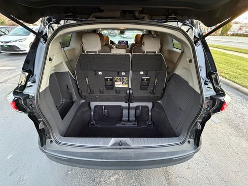 Used 2023 Toyota Sienna LE image 24