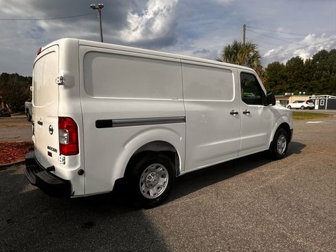 Used 2015 Nissan NV 2500 SV image 36