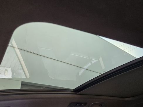 Used 2024 Volkswagen Tiguan SEL R-Line image 16