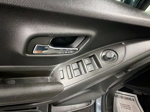 Used 2022 Chevrolet Trax LT w/ LT Convenience Package FWD image 21