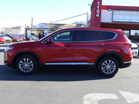 Used 2019 Hyundai Santa Fe SE image 4
