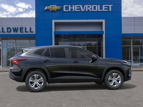 New 2026 Chevrolet Trax LS FWD image 5