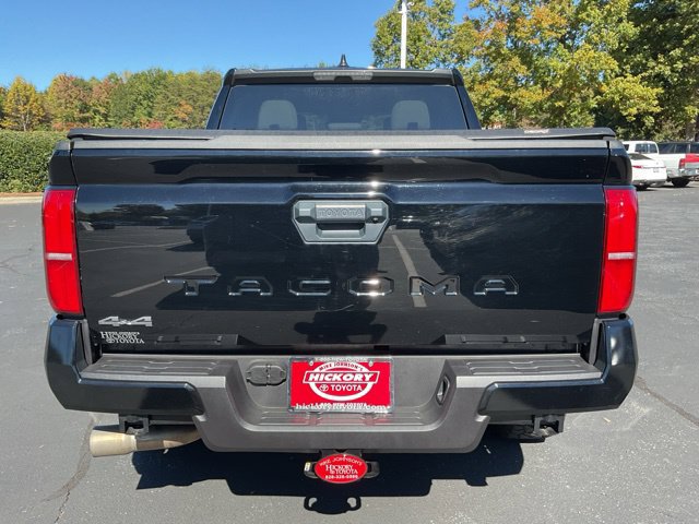 Used 2025 Toyota Tacoma SR5 AWD/4WD image 9