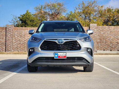 Used 2021 Toyota Highlander Limited image 2