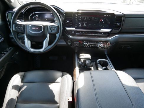Used 2024 GMC Sierra 1500 Elevation w/ Elevation Premium Package AWD/4WD image 19