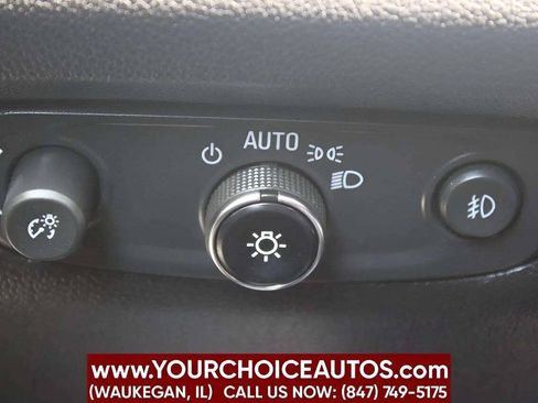 Used 2020 Chevrolet Traverse LT w/ Driver Confidence II Package AWD/4WD image 17