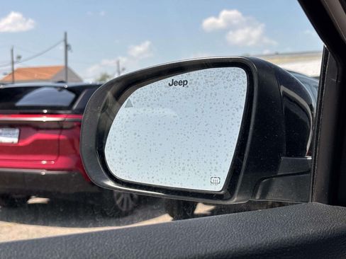 Certified 2024 Jeep Compass Latitude AWD/4WD image 29