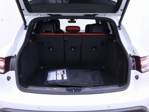 New 2024 Porsche Macan image 38