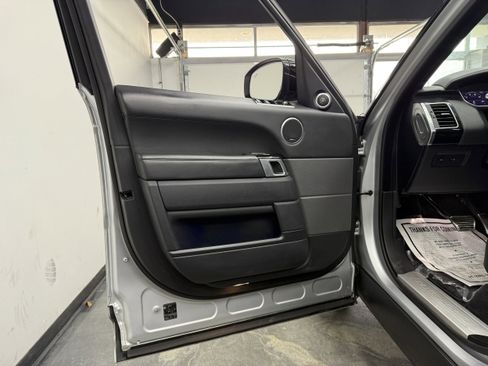 Used 2018 Land Rover Range Rover Sport HSE Dynamic image 10