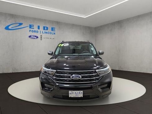 Used 2024 Ford Explorer XLT image 6