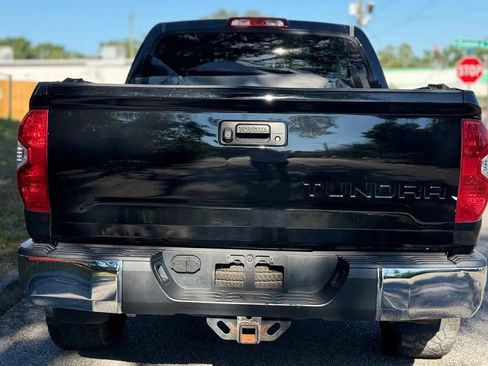 Used 2016 Toyota Tundra SR5 w/ SR5 Upgrade Package AWD/4WD image 4