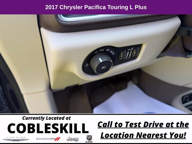 Used 2017 Chrysler Pacifica Touring-L Plus FWD image 13