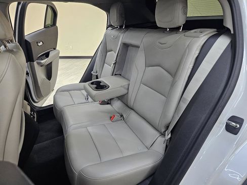 Used 2020 Cadillac XT4 Luxury w/ Cold Weather Package FWD image 24