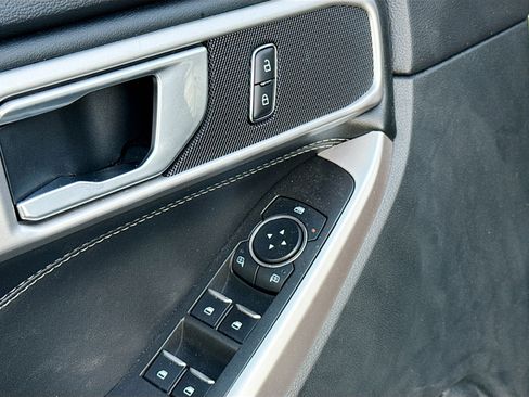 Certified 2023 Ford Explorer XLT w/ Class IV Trailer Tow Package image 8