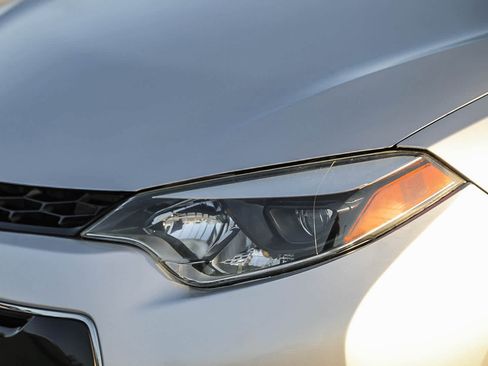 Used 2015 Toyota Corolla S FWD image 8