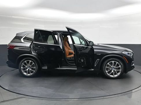 Used 2022 BMW X5 xDrive45e w/ Executive Package AWD/4WD image 44