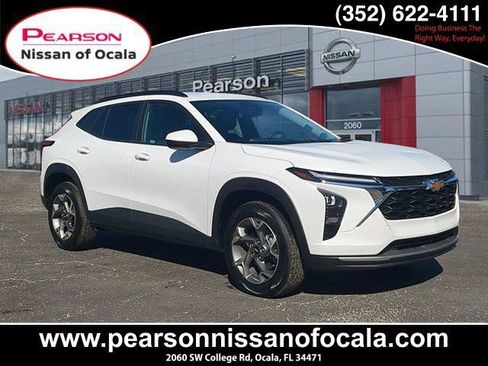 Used 2025 Chevrolet Trax LT w/ LT Convenience Package image 1