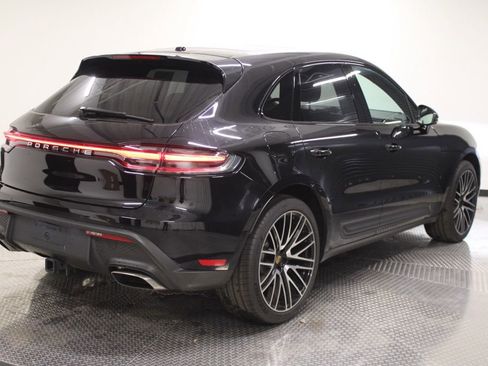 Certified 2025 Porsche Macan AWD/4WD image 7