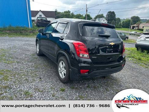 Used 2021 Chevrolet Trax LS w/ Tint and Cruise Package FWD image 3