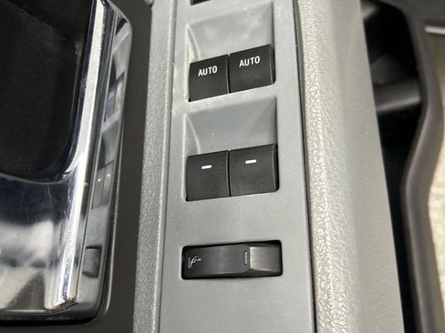 Used 2013 Ford F150 XLT w/ Luxury Equipment Group AWD/4WD image 9