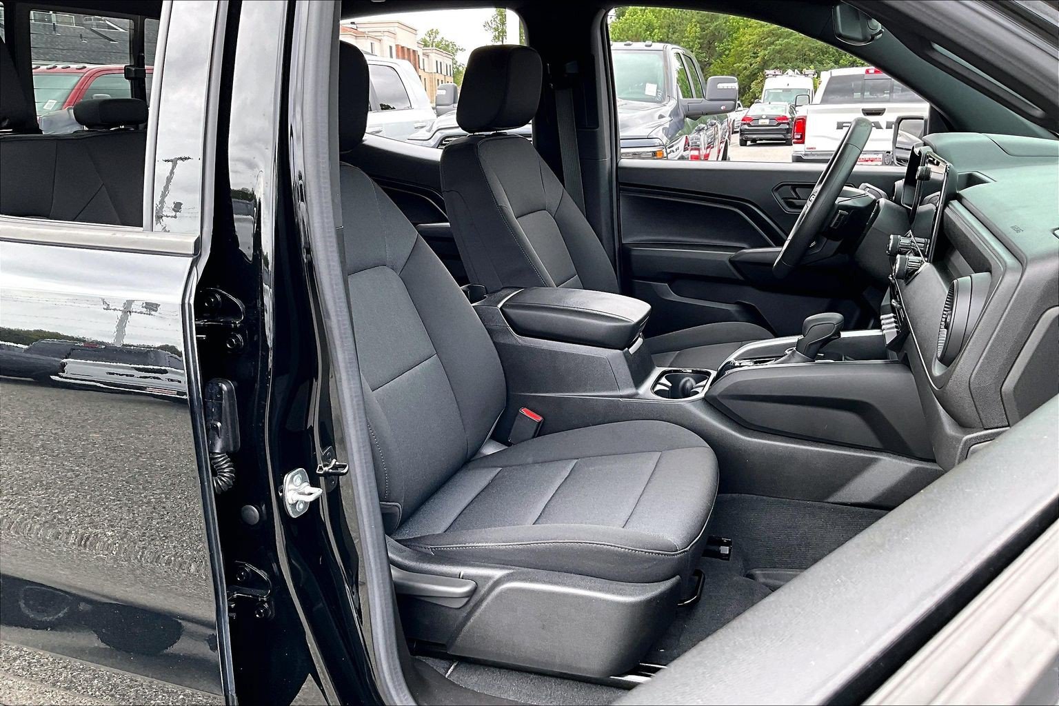 Used 2024 Chevrolet Colorado Trail Boss w/ LPO, Dark Essentials Package AWD/4WD image 7