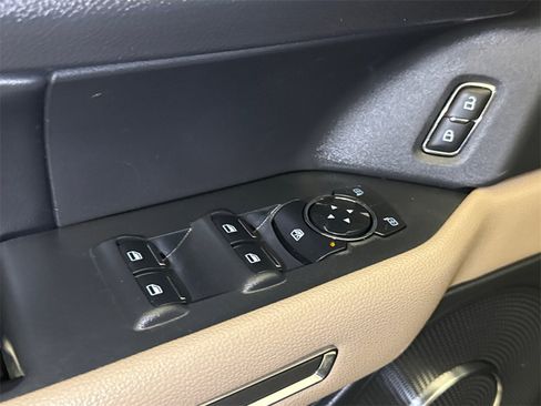 Used 2023 Ford Expedition XLT image 22