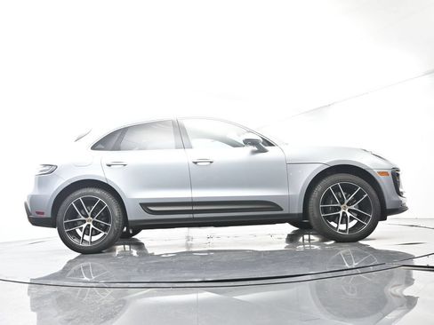Certified 2025 Porsche Macan AWD/4WD image 53