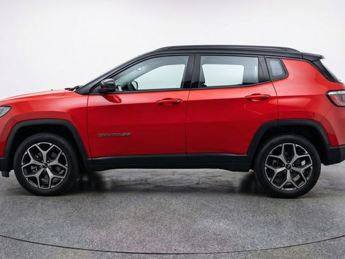 Used 2025 Jeep Compass Limited image 5