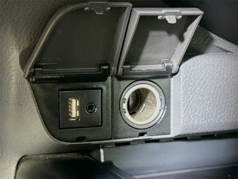 Used 2018 Toyota Camry XSE image 22