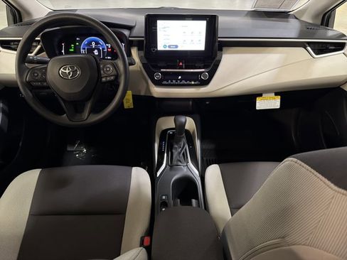 Used 2026 Toyota Corolla LE FWD image 25