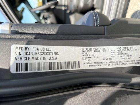 New 2025 Jeep Grand Cherokee Limited image 34