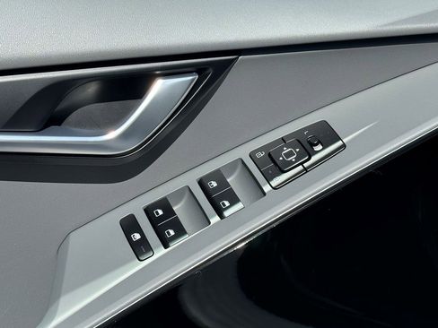 New 2025 Kia Niro EX image 15