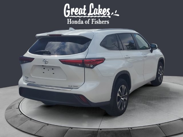 Used 2023 Toyota Highlander XLE AWD/4WD image 5