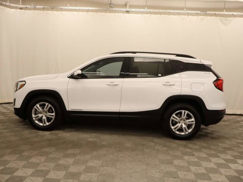 Used 2020 GMC Terrain SLE w/ Driver Convenience Package image 2